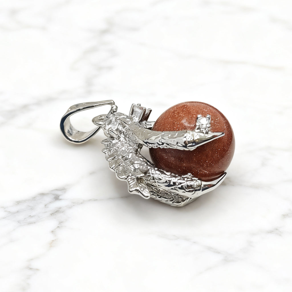 Pendentif Orbe Griffe de Dragon « Léger » — Quartz Goldstone