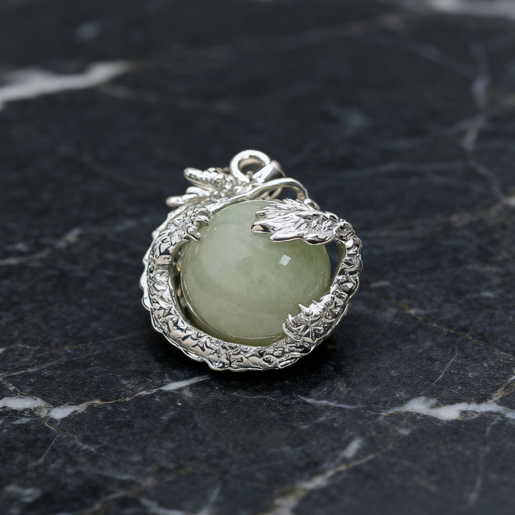 Pendentif Orbe Dragon « Léger » — Aventurine verte naturelle