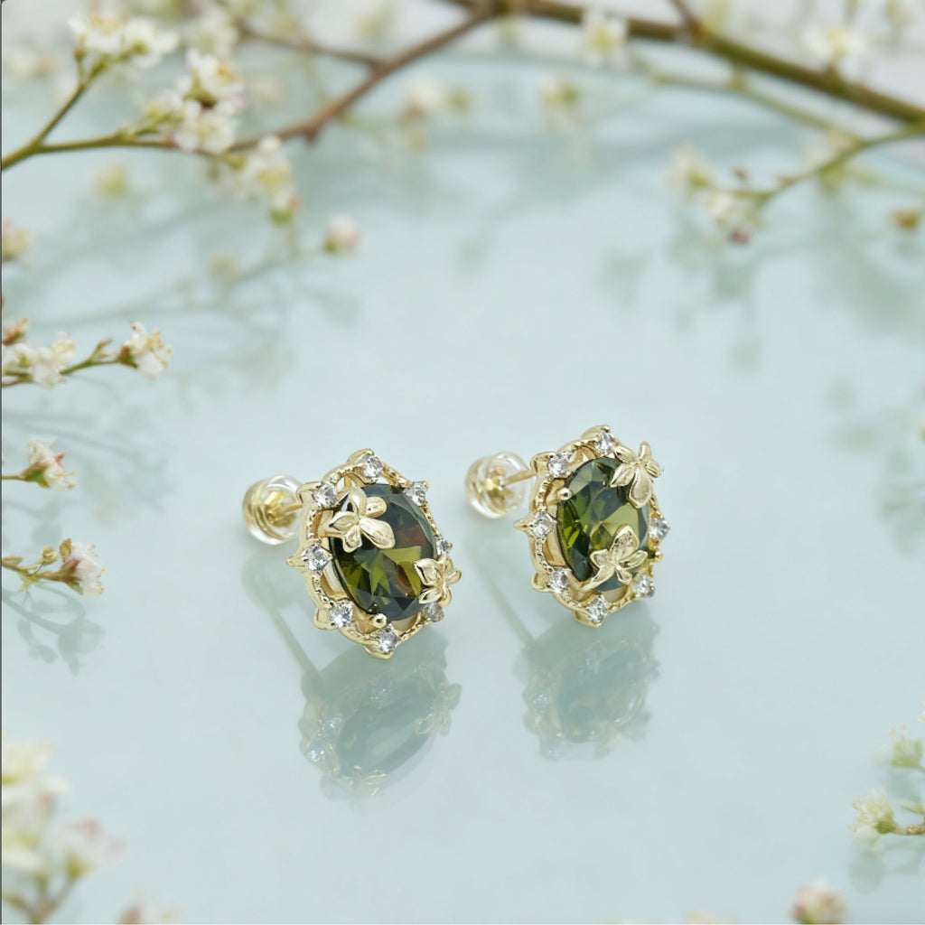 Boucles d'oreilles « Éclat » Woodland Muse — Plaqué or 14 carats, style péridot vert olive