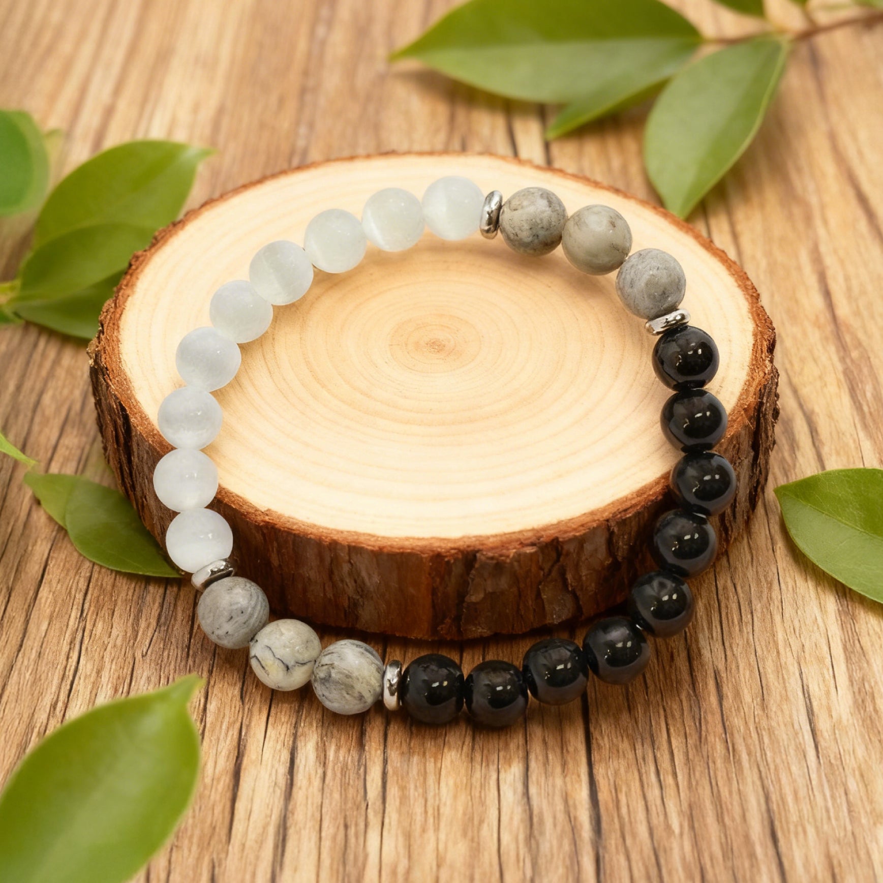 Bracelet de perles « Lien » — Œil-de-chat, cristal L’Ardeur noir et jaspe carte