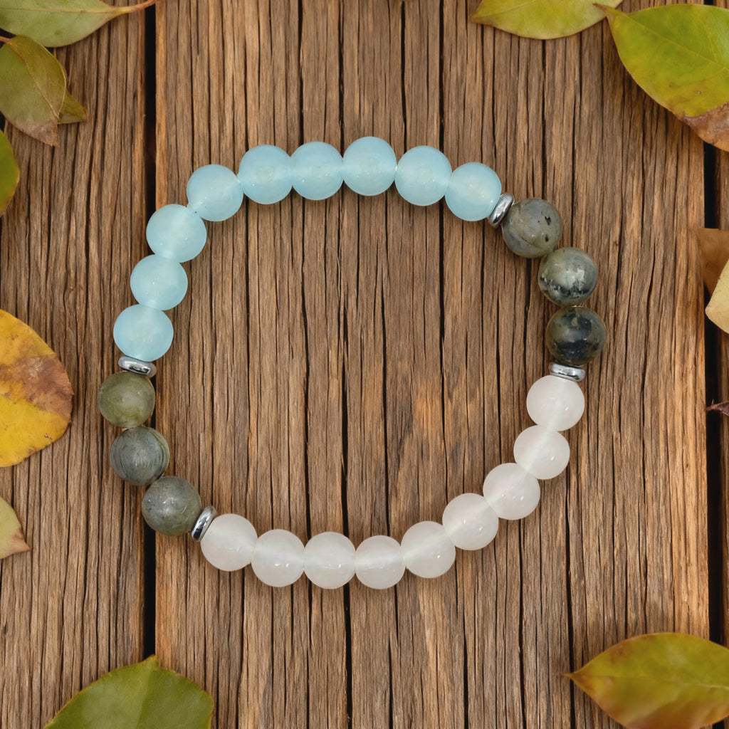 Bracelet de perles « Lien » — Labradorite, cristal L’Ardeur aigue-marine et cristal L’Ardeur jade blanc