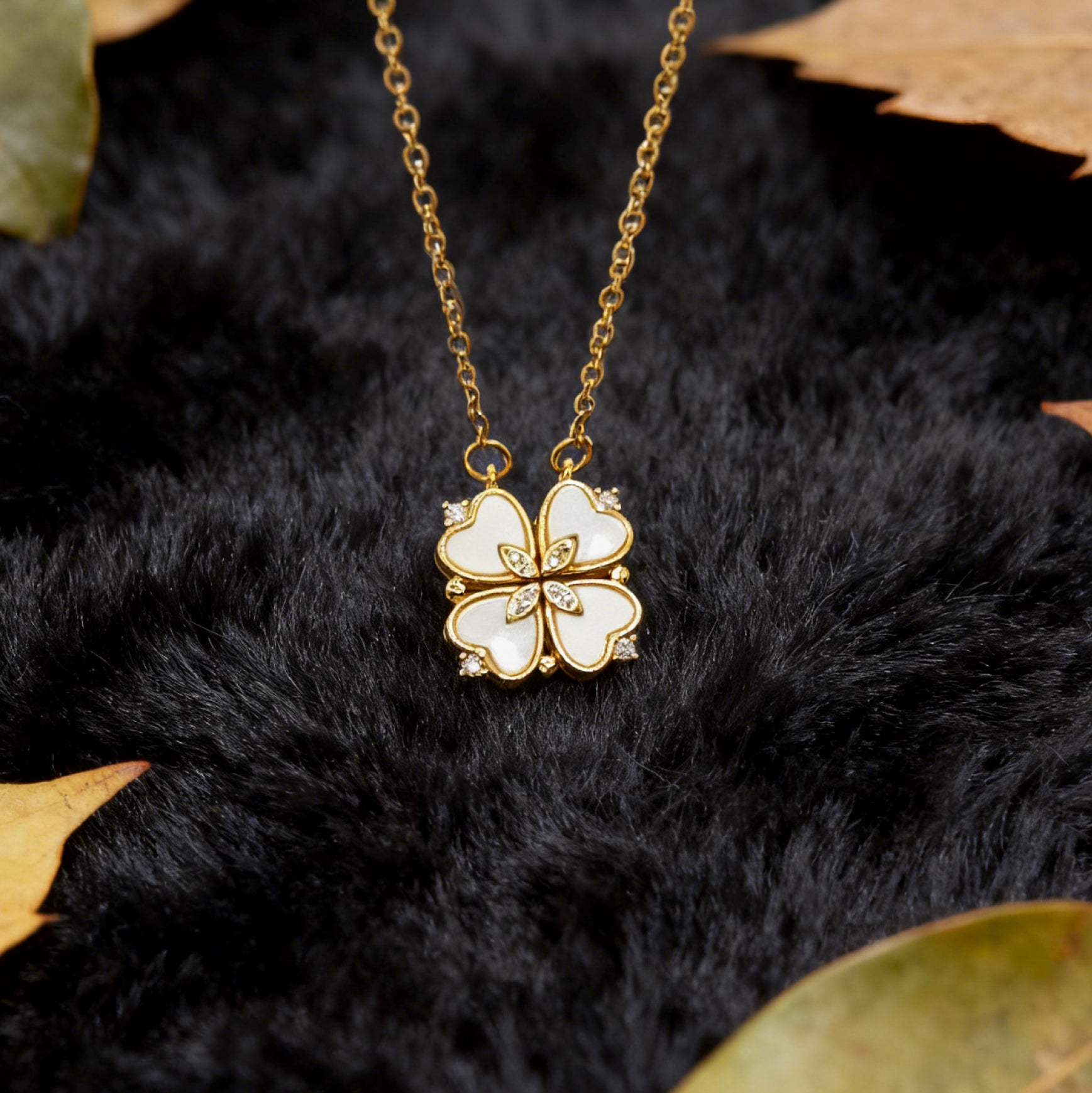 “Étreinte” Clover Pendant Necklace — 18K‑Plated Chain, White Resin