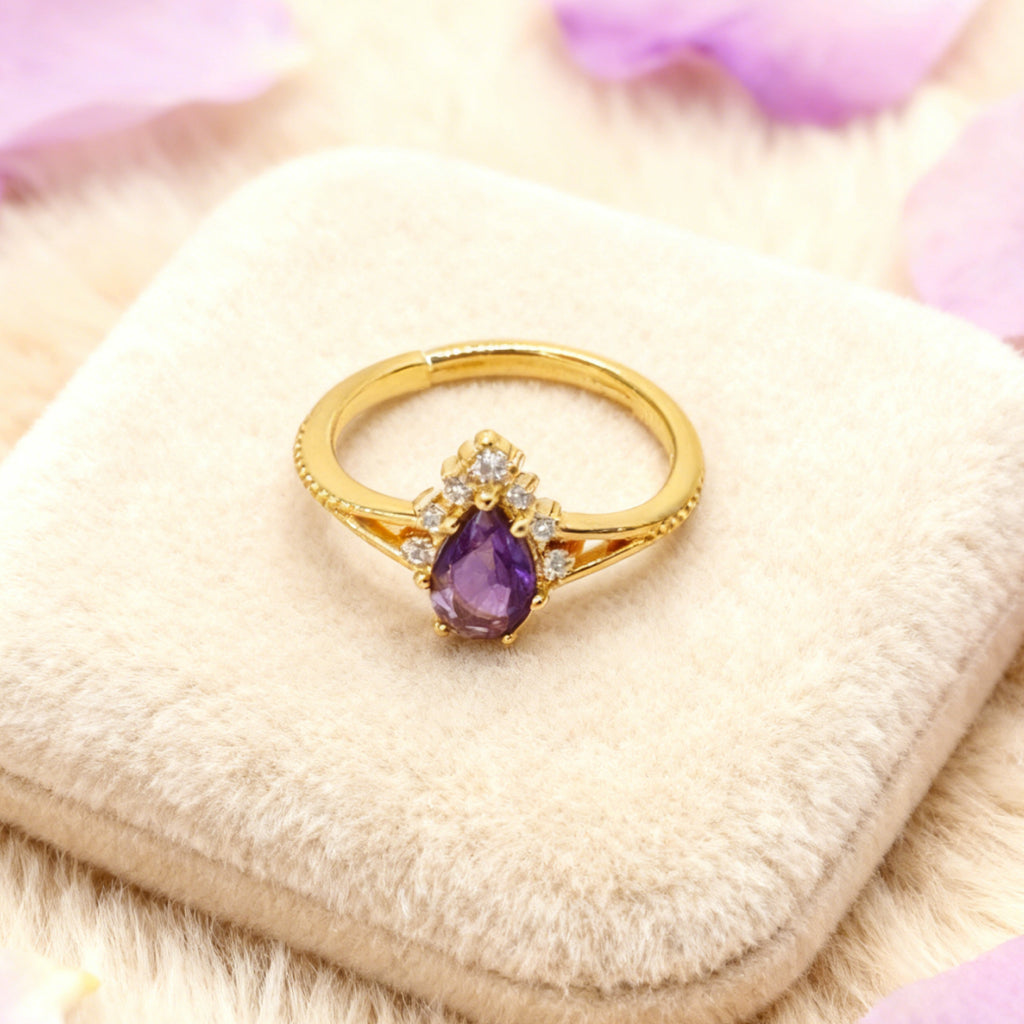 Bague réglable « Toujours » — Fausse améthyste et oxydes de zirconium clairs en cristal L’Ardeur, plaqué or 18 carats