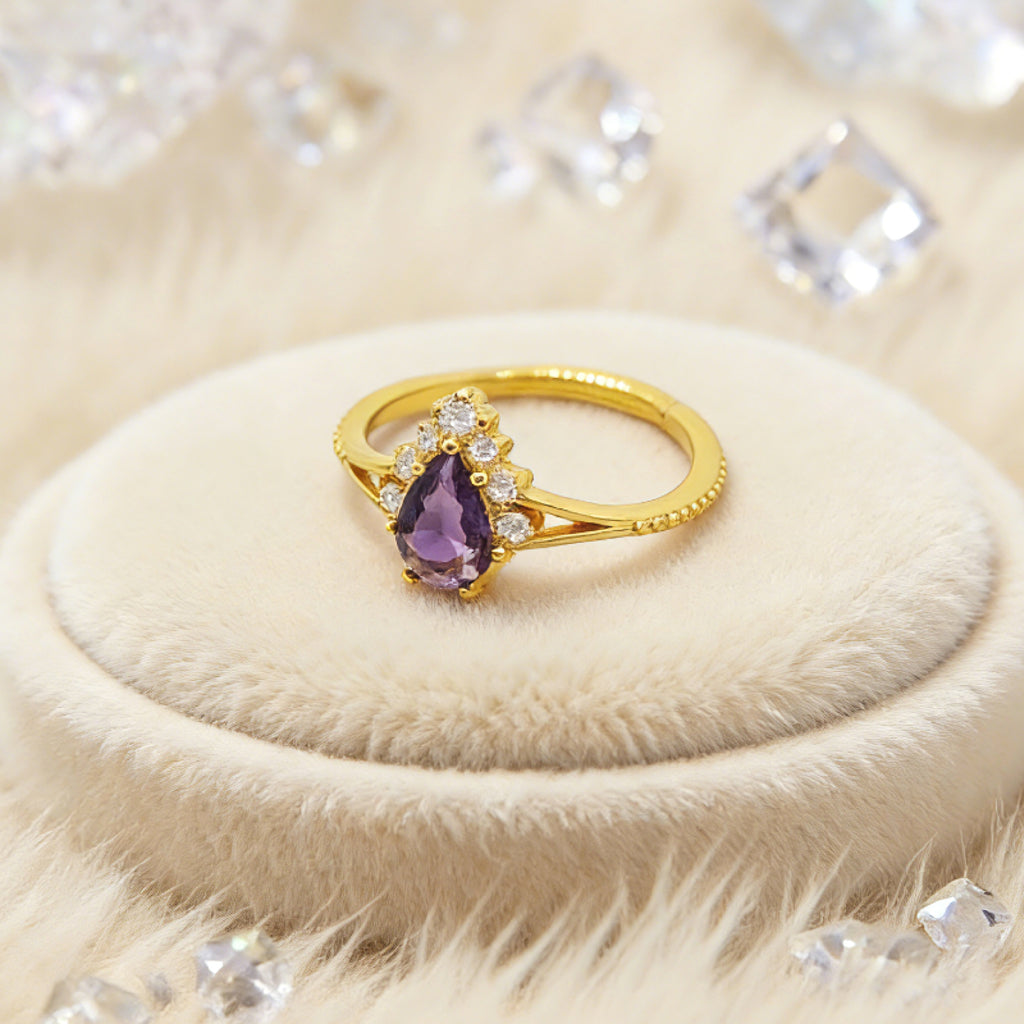 Bague réglable « Toujours » — Fausse améthyste et oxydes de zirconium clairs en cristal L’Ardeur, plaqué or 18 carats
