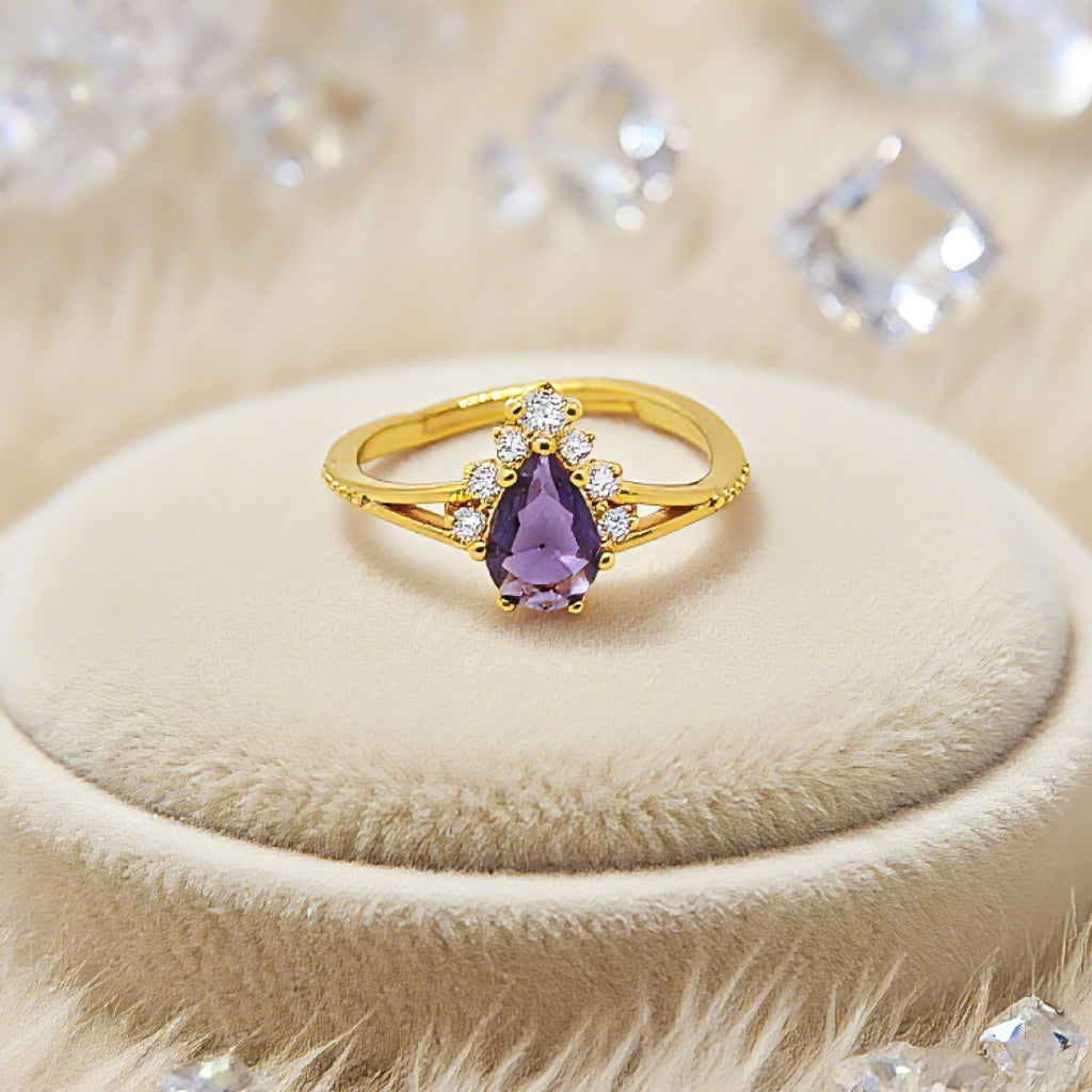 Bague réglable « Toujours » — Fausse améthyste et oxydes de zirconium clairs en cristal L’Ardeur, plaqué or 18 carats