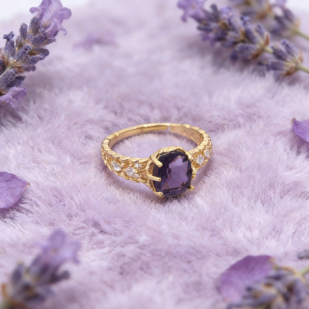 Bague réglable « Toujours » — Fleur en fausse améthyste, plaqué or 14 carats