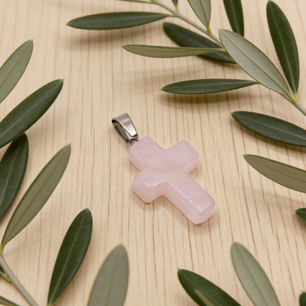 Pendentif Croix « Léger » — Quartz Rose Naturel