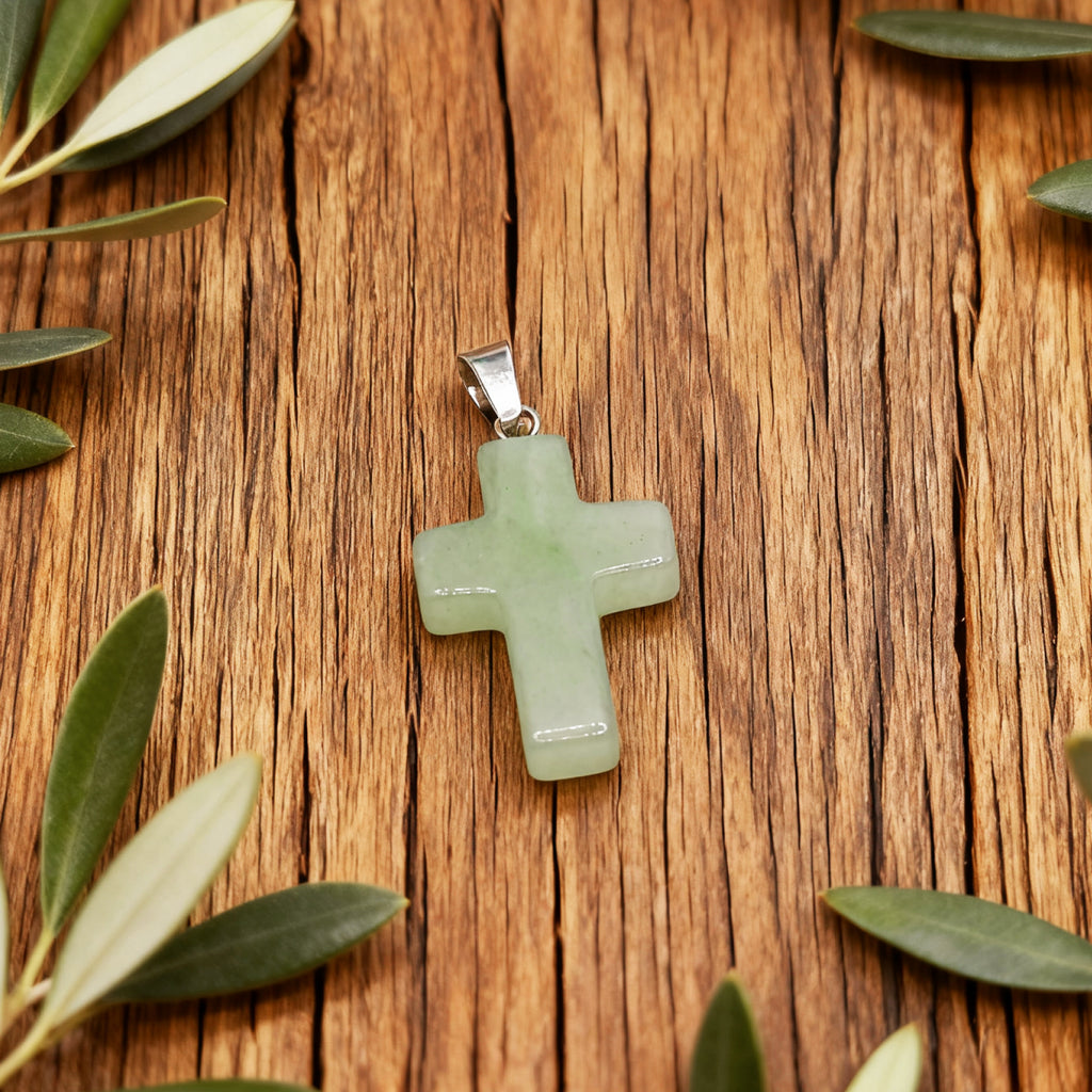 Pendentif Croix « Léger » — Aventurine verte naturelle