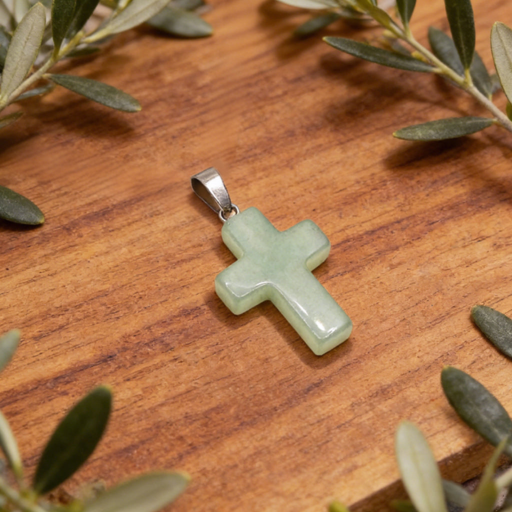 Pendentif Croix « Léger » — Aventurine verte naturelle