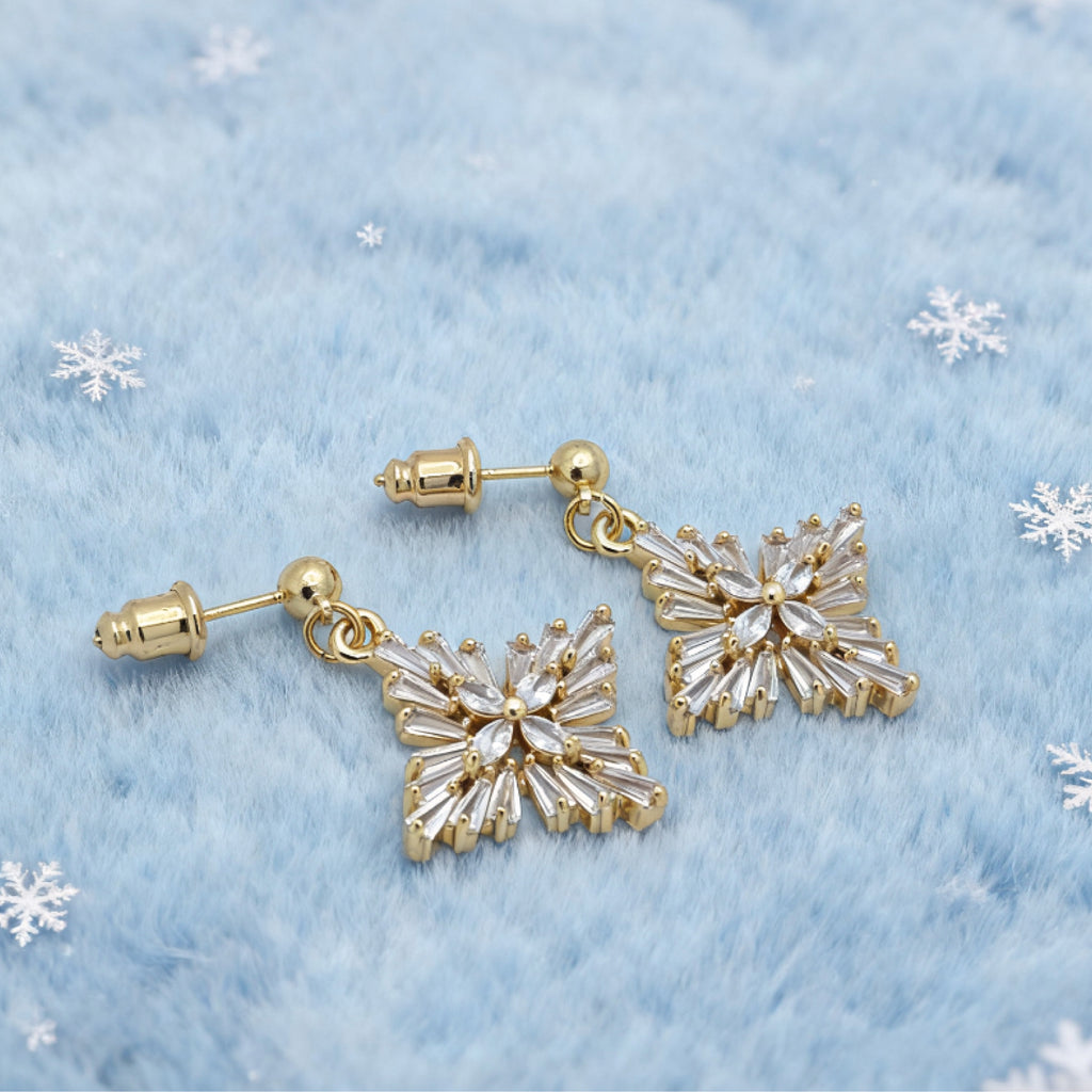 Boucles d'oreilles pendantes « Éclat » en forme d'étoile givrée — Plaqué or 18 carats, style cristal blanc