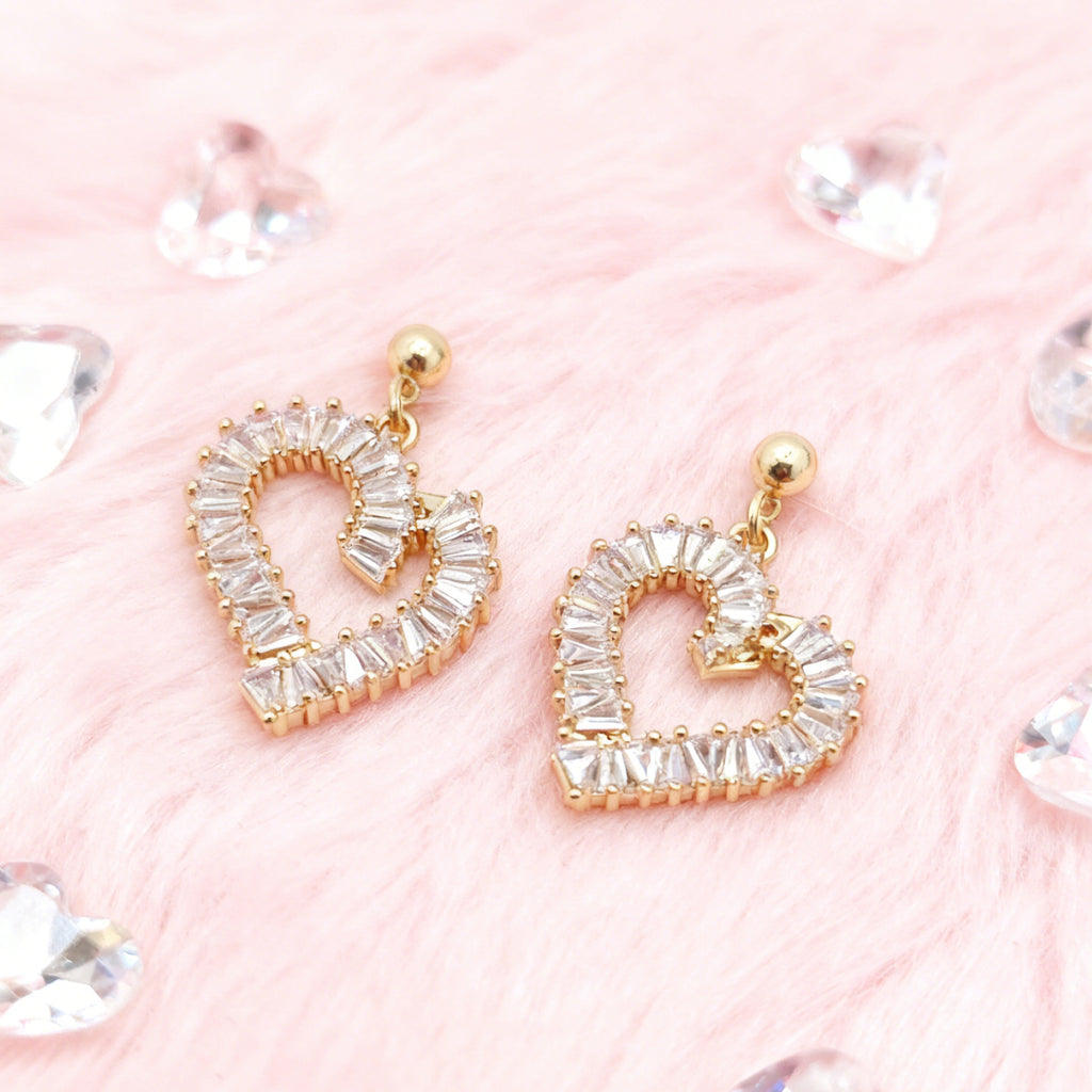 Boucles d'oreilles pendantes cœur baguette « Éclat » — Plaqué or 18 carats, façon diamant