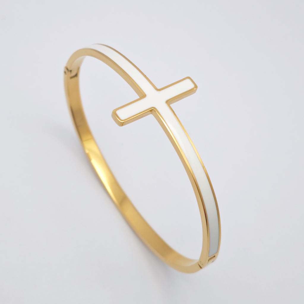 Jonc ouvert « Lien » — Croix en émail, plaqué or 18 carats
